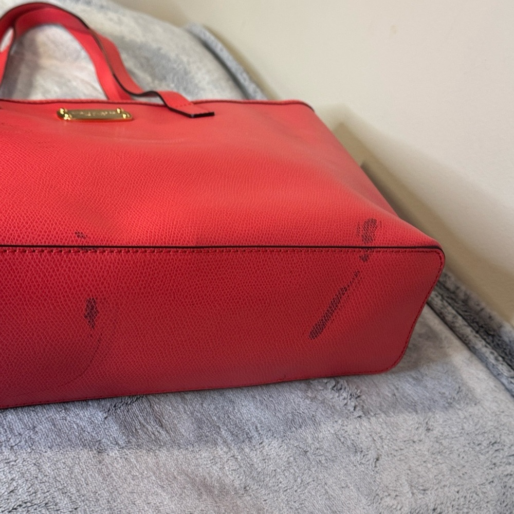 Michael Kors Bright Salmon Pink Tote - Gold Hardware - Picture 4 of 11
